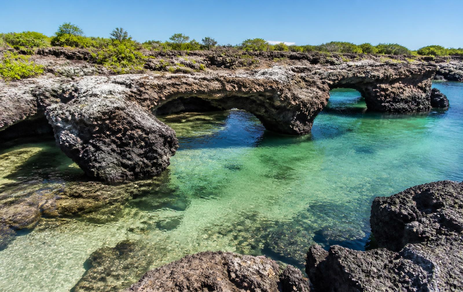 Lava arches at Los Túneles